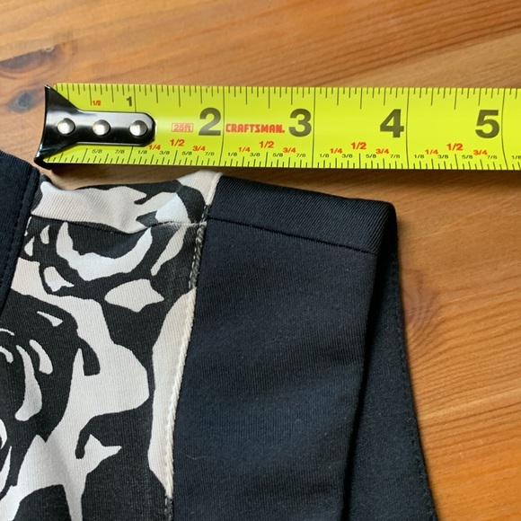 Swing Golf Shirt,Sleeveless, Stretchy, Front Zipper, White w Black Roses, Trim - Picture 4 of 9